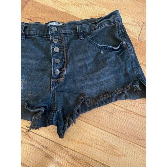 Free People Black Distressed Denim Button-Fly frayed hem Shorts W30 - Picture 3 of 8